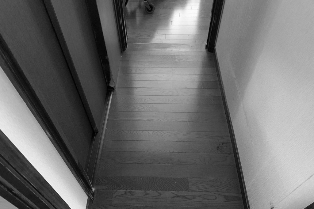 リフォーム前の廊下